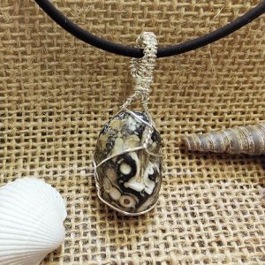 Tasmanian Agate (Natural) silver wire-wrapped by Niai Design